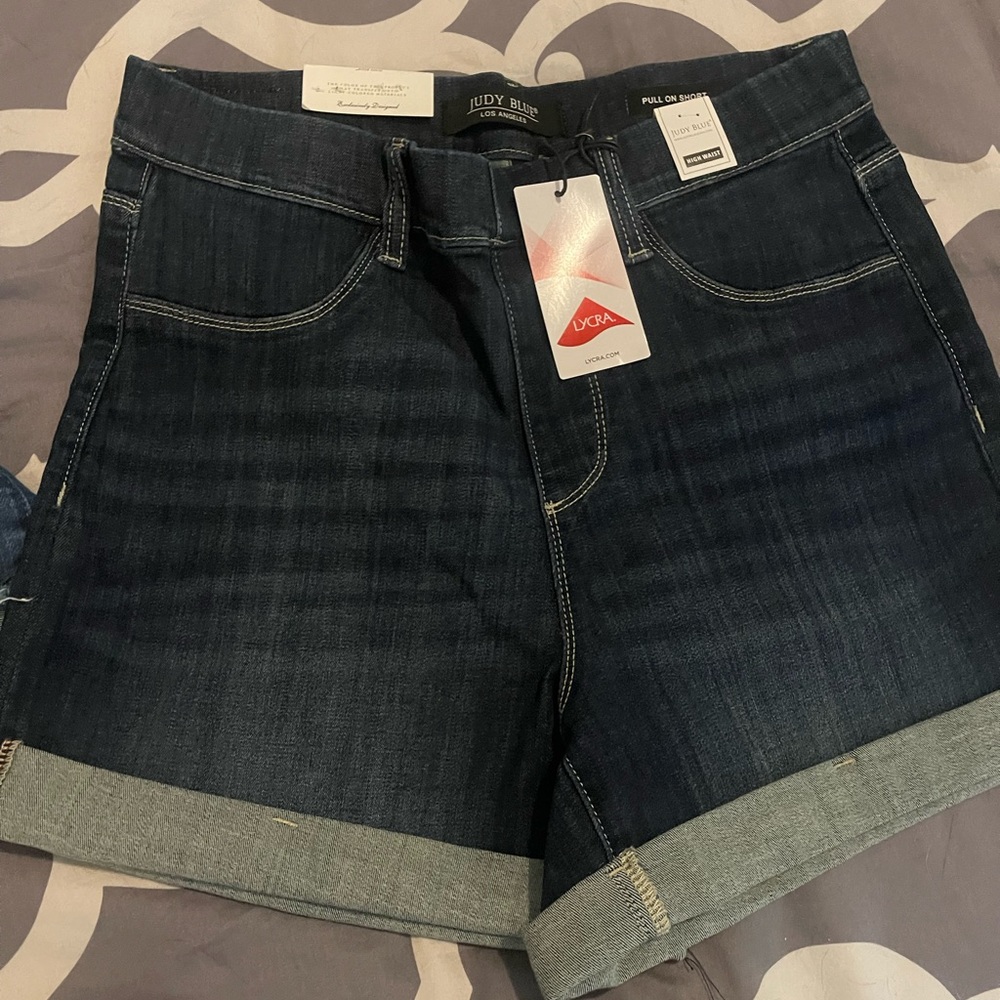 Judy Blue pull on shorts
